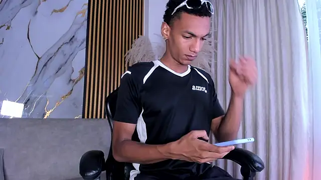 Snapshot of JulienSaint chatting on July 2026 11:48:02 AM JulienSaint online show from July 2026 11:48:02 AM