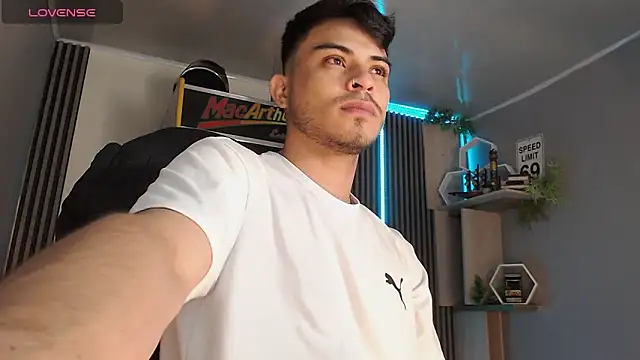 Bastian MCcormick online show from October 2025 12:03:01 PM