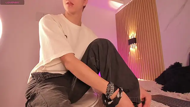 Snapshot of IM_DAREN chatting on October 2025 11:27:01 AM IM DAREN online show from October 2025 11:27:01 AM