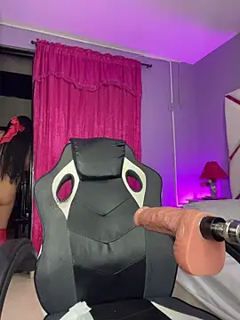 Snapshot of LunaaRosse chatting on March 2026 06:17:01 AM LunaaRosse online show from March 2026 06:17:01 AM