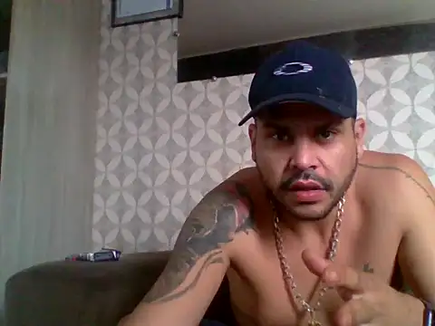 Snapshot of JOAO_PEDRO35 chatting on November 2025 12:45:02 PM JOAO PEDRO35 online show from November 2025 12:45:02 PM