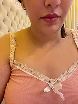 Snapshot of Bold-arabic-vibes chatting on April 2026 11:18:01 PM Bold-arabic-vibes online show from April 2026 11:18:01 PM
