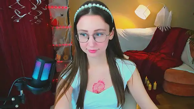 Snapshot of YourLovellyStory chatting on October 2025 04:25:02 PM YourLovellyStory online show from October 2025 04:25:02 PM