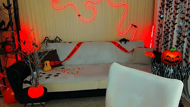 Snapshot of YourLovellyStory chatting on October 2025 11:25:01 AM YourLovellyStory online show from October 2025 11:25:01 AM