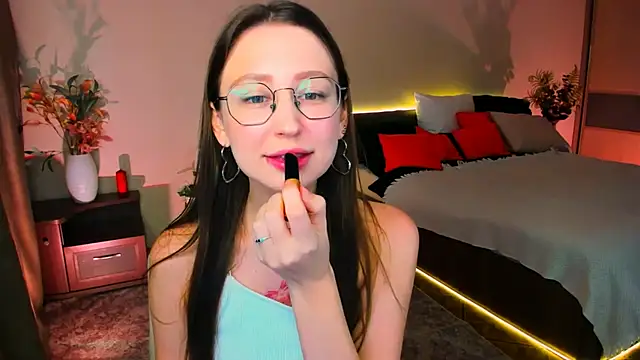 Snapshot of YourLovellyStory chatting on November 2025 04:28:02 PM YourLovellyStory online show from November 2025 04:28:02 PM