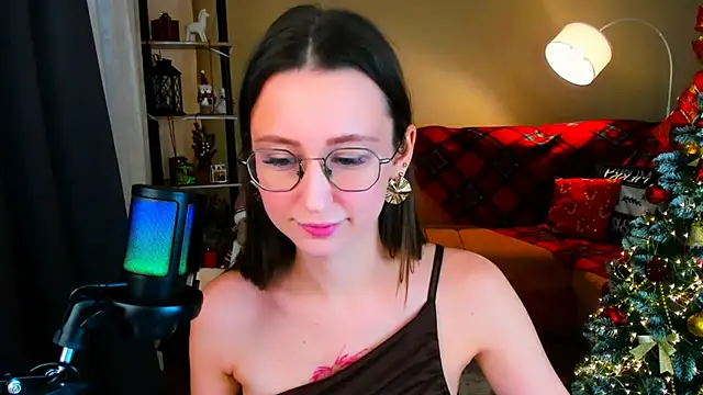 Snapshot of YourLovellyStory chatting on December 2025 04:55:02 PM YourLovellyStory online show from December 2025 04:55:02 PM