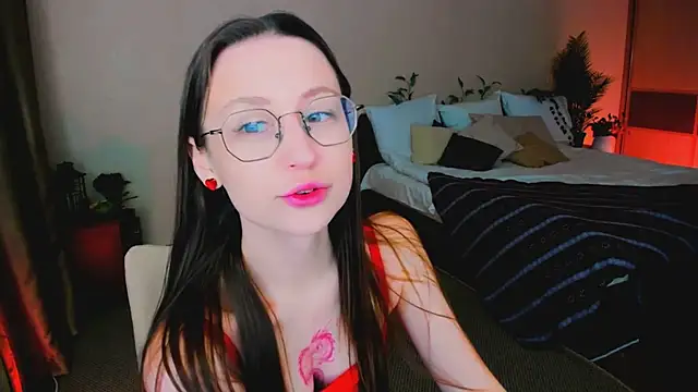 YourLovellyStory online show from February 2026 10:30:01 AM