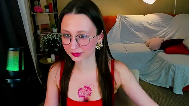 YourLovellyStory online show from February 2026 04:30:01 PM