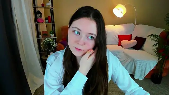 AlluringLookk online show from February 2026 06:37:02 PM