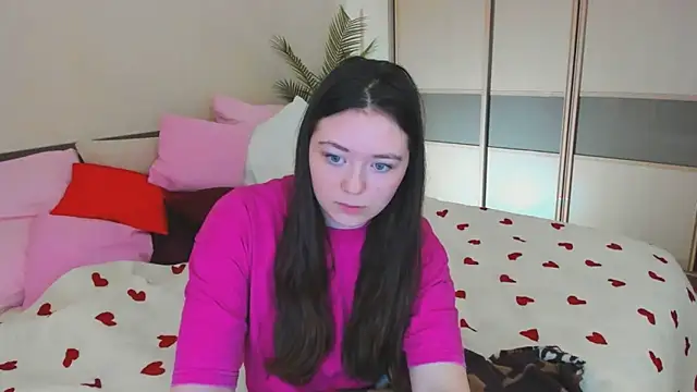 Snapshot of AlluringLookk chatting on March 2026 05:01:02 AM AlluringLookk online show from March 2026 05:01:02 AM