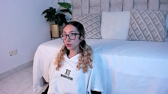 LauMiller online show from September 2025 08:56:01 PM