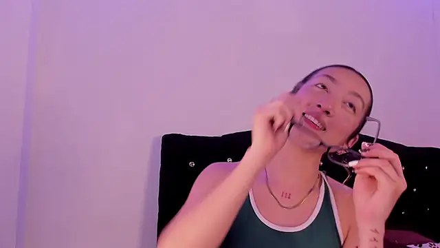 LauMiller online show from November 2025 11:37:01 PM