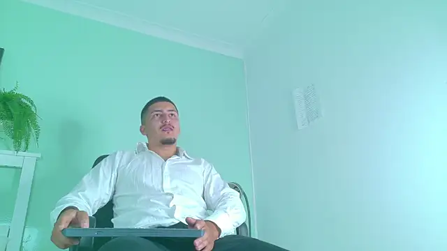 MrFox   online show from October 2025 12:01:02 PM