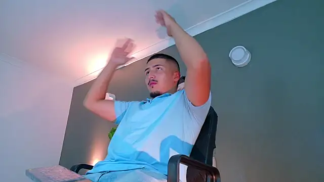 MrFox   online show from October 2025 07:22:01 PM