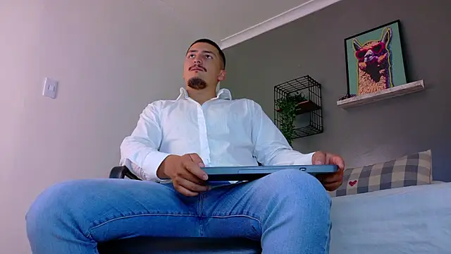 MrFox   online show from March 2026 07:31:01 PM