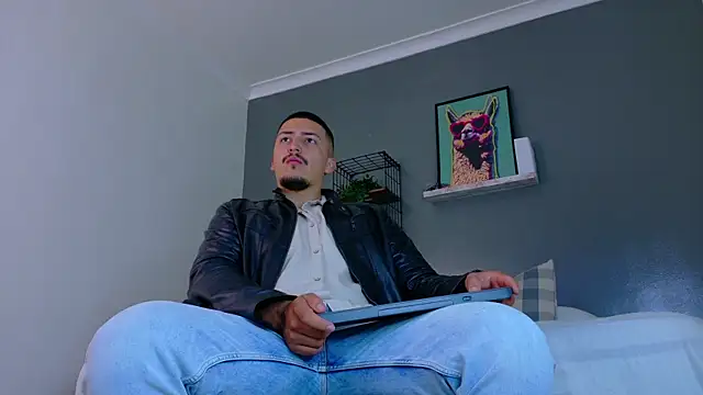 MrFox   online show from April 2026 11:44:02 AM