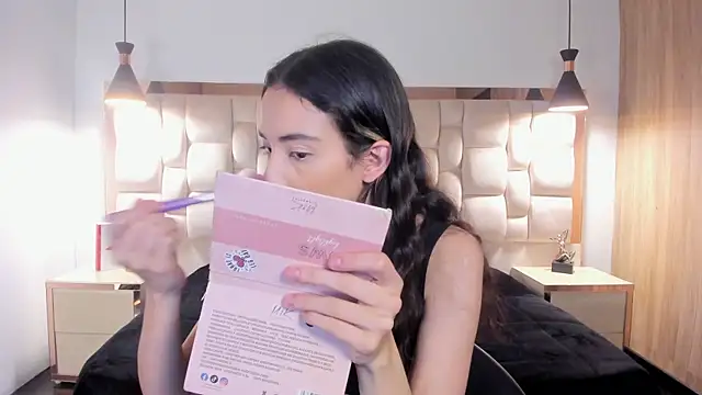 Emilia Bons online show from January 2026 01:27:02 PM