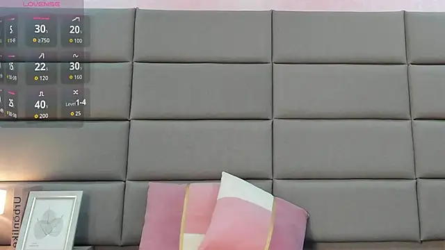 Snapshot of Emilia_Bons chatting on March 2026 02:01:01 PM Emilia Bons online show from March 2026 02:01:01 PM