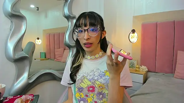 Snapshot of Emilia_Bons chatting on March 2026 01:27:02 PM Emilia Bons online show from March 2026 01:27:02 PM