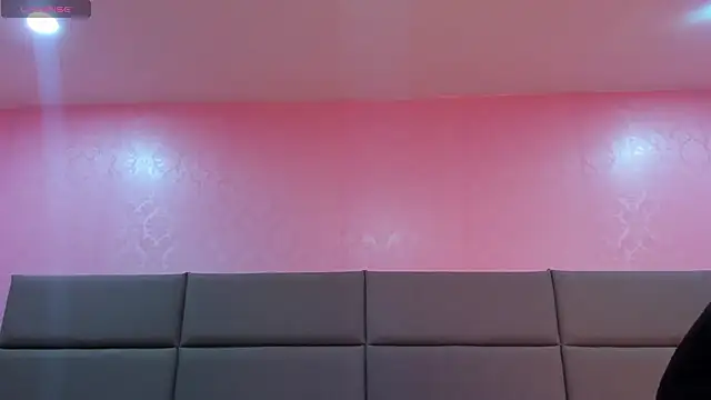 Snapshot of Emilia_Bons chatting on April 2026 02:20:02 AM Emilia Bons online show from April 2026 02:20:02 AM