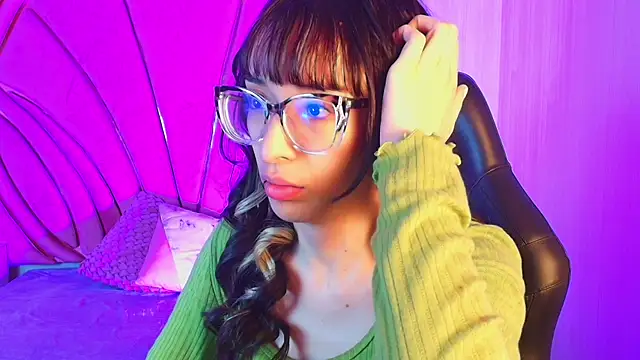 Snapshot of Emilia_Bons chatting on April 2026 12:41:02 PM Emilia Bons online show from April 2026 12:41:02 PM