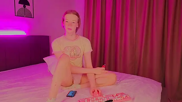 Snapshot of Olivia-Pink chatting on July 2026 04:33:02 PM Olivia-Pink online show from July 2026 04:33:02 PM