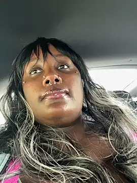 Cocomamii1 online show from April 2026 05:25:02 PM