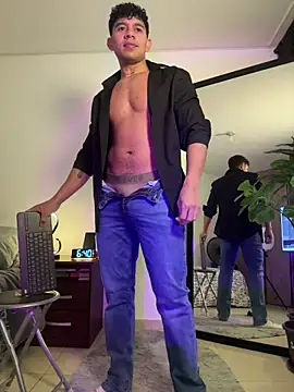 Snapshot of austin_spears_ chatting on January 2026 12:38:02 AM austin spears online show from January 2026 12:38:02 AM