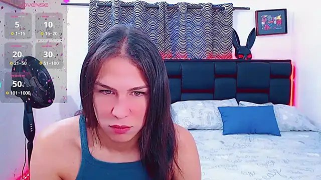 Snapshot of Azley_sweet chatting on April 2026 02:11:01 PM Azley sweet online show from April 2026 02:11:01 PM