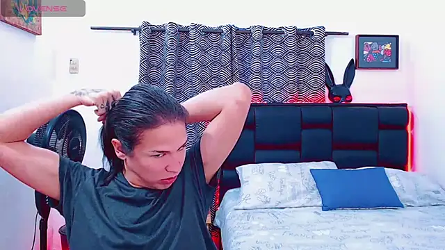 Snapshot of Azley_sweet chatting on April 2026 01:50:02 PM Azley sweet online show from April 2026 01:50:02 PM