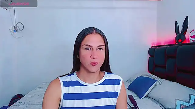 Snapshot of Azley_sweet chatting on May 2026 01:38:02 PM Azley sweet online show from May 2026 01:38:02 PM