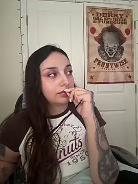 CharmingMaddie online show from April 2026 05:53:02 PM