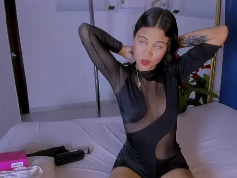 bamby kitty online show from November 2025 04:51:01 AM