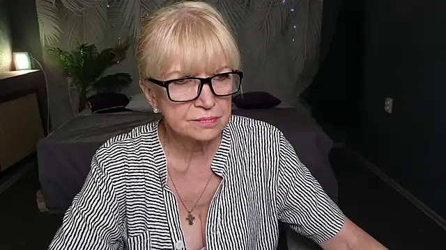 Snapshot of Sabina_Ros chatting on September 2025 06:24:01 AM Sabina Ros online show from September 2025 06:24:01 AM