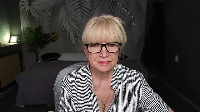 Snapshot of Sabina_Ros chatting on September 2025 07:23:01 AM Sabina Ros online show from September 2025 07:23:01 AM