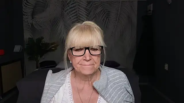 Snapshot of Sabina_Ros chatting on October 2025 07:14:02 AM Sabina Ros online show from October 2025 07:14:02 AM