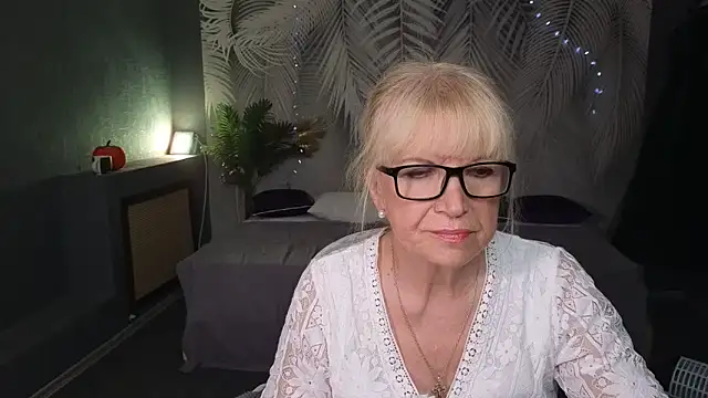 Snapshot of Sabina_Ros chatting on October 2025 08:48:01 AM Sabina Ros online show from October 2025 08:48:01 AM