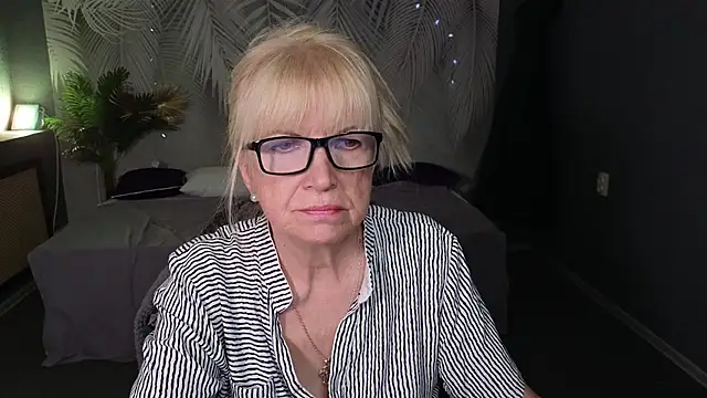 Snapshot of Sabina_Ros chatting on November 2025 07:20:01 AM Sabina Ros online show from November 2025 07:20:01 AM