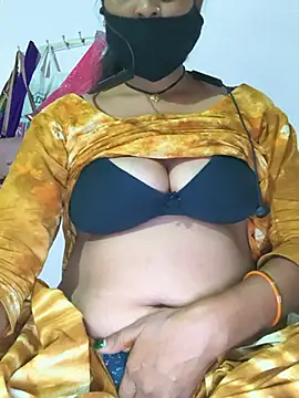 Snapshot of Love-pari077 chatting on June 2026 05:12:01 AM Love-pari077 online show from June 2026 05:12:01 AM