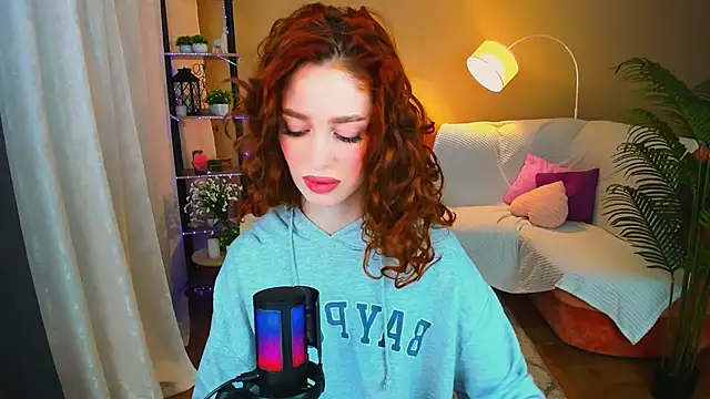 ChristinaConteeree online show from November 2025 07:08:02 PM