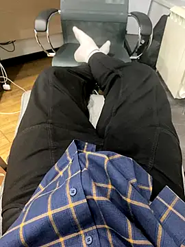 Yammy AssHole online show from October 2025 07:25:01 PM