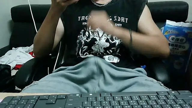 Snapshot of bigbb101011 chatting on October 2025 03:24:01 PM bigbb101011 online show from October 2025 03:24:01 PM