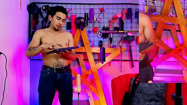 Massteer dannlook bdsm online show from October 2025 07:48:02 PM