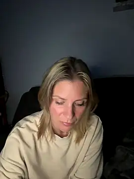 Lexi-Lux-X online show from September 2025 01:40:02 AM