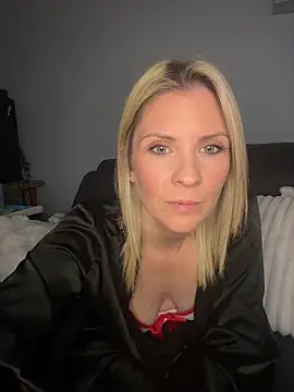 Snapshot of Lexi-Lux-X chatting on January 2026 02:39:01 AM Lexi-Lux-X online show from January 2026 02:39:01 AM