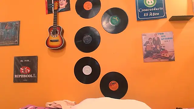 meisevil77 online show from November 2025 02:00:01 AM