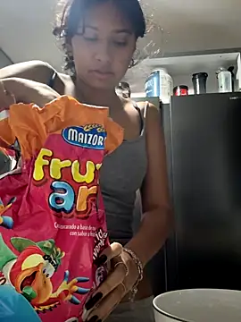 lynn9000 online show from October 2025 06:05:01 AM