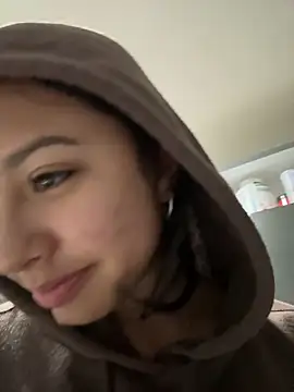 lynn9000 online show from November 2025 03:17:01 AM