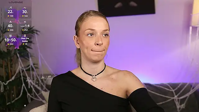 Snapshot of NovaHollisx chatting on October 2025 08:36:01 AM NovaHollisx online show from October 2025 08:36:01 AM