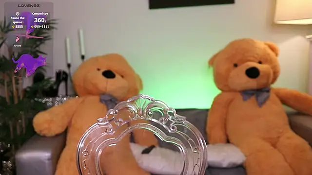 Snapshot of NovaHollisx chatting on December 2025 03:55:01 AM NovaHollisx online show from December 2025 03:55:01 AM